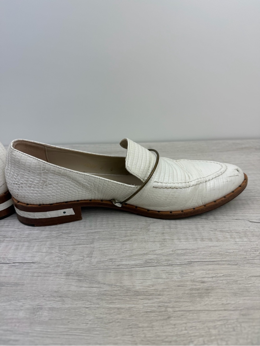 Freda Salvador White Embossed Leather Loafers Size 8 - Picture 8 of 11